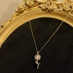 Flower necklace'التوتر'