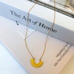 Gold nacklace