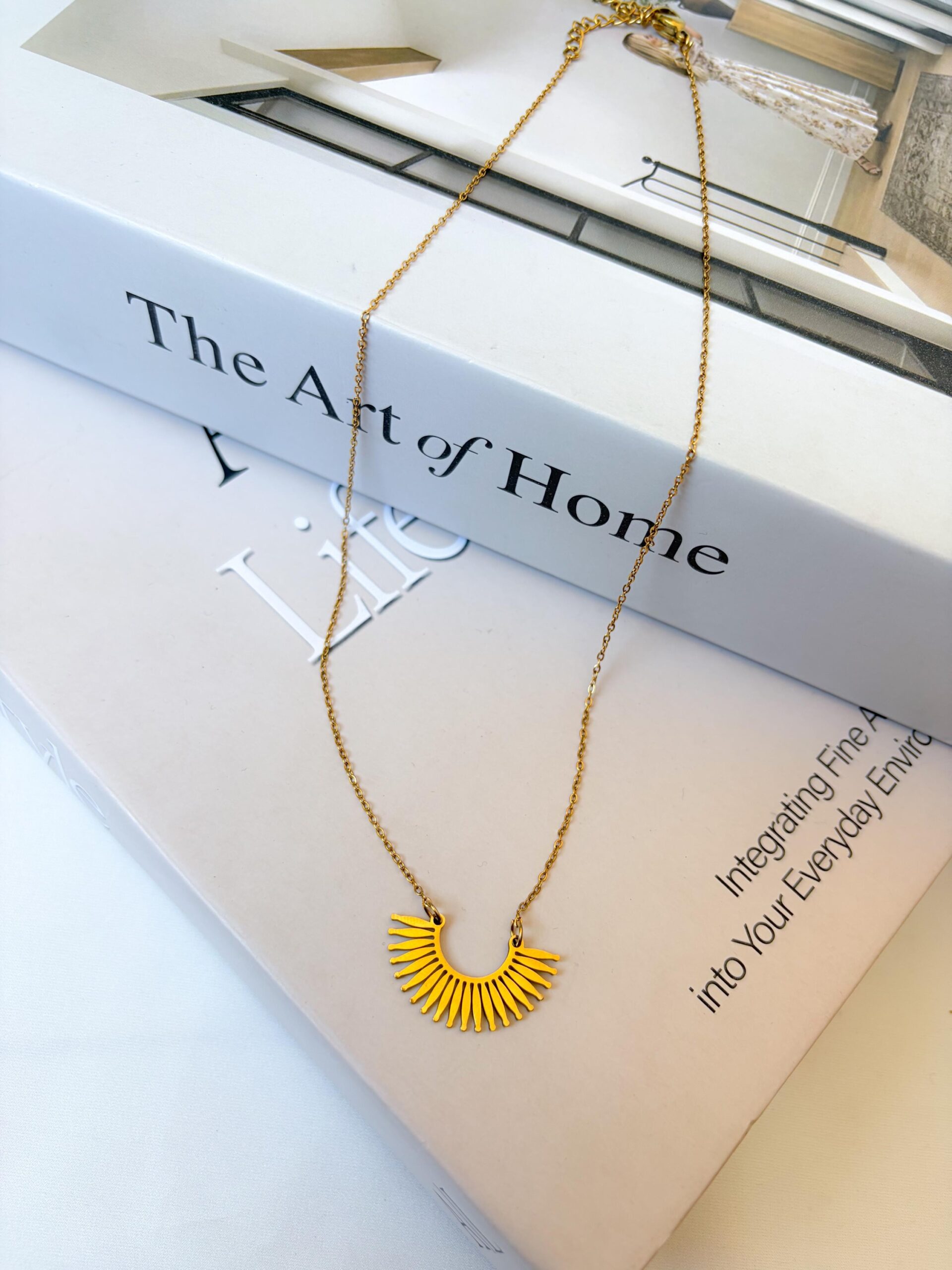 59256366-ebcb-4d35-a540-c5d6b6c70531 Gold nacklace - الصورة 1