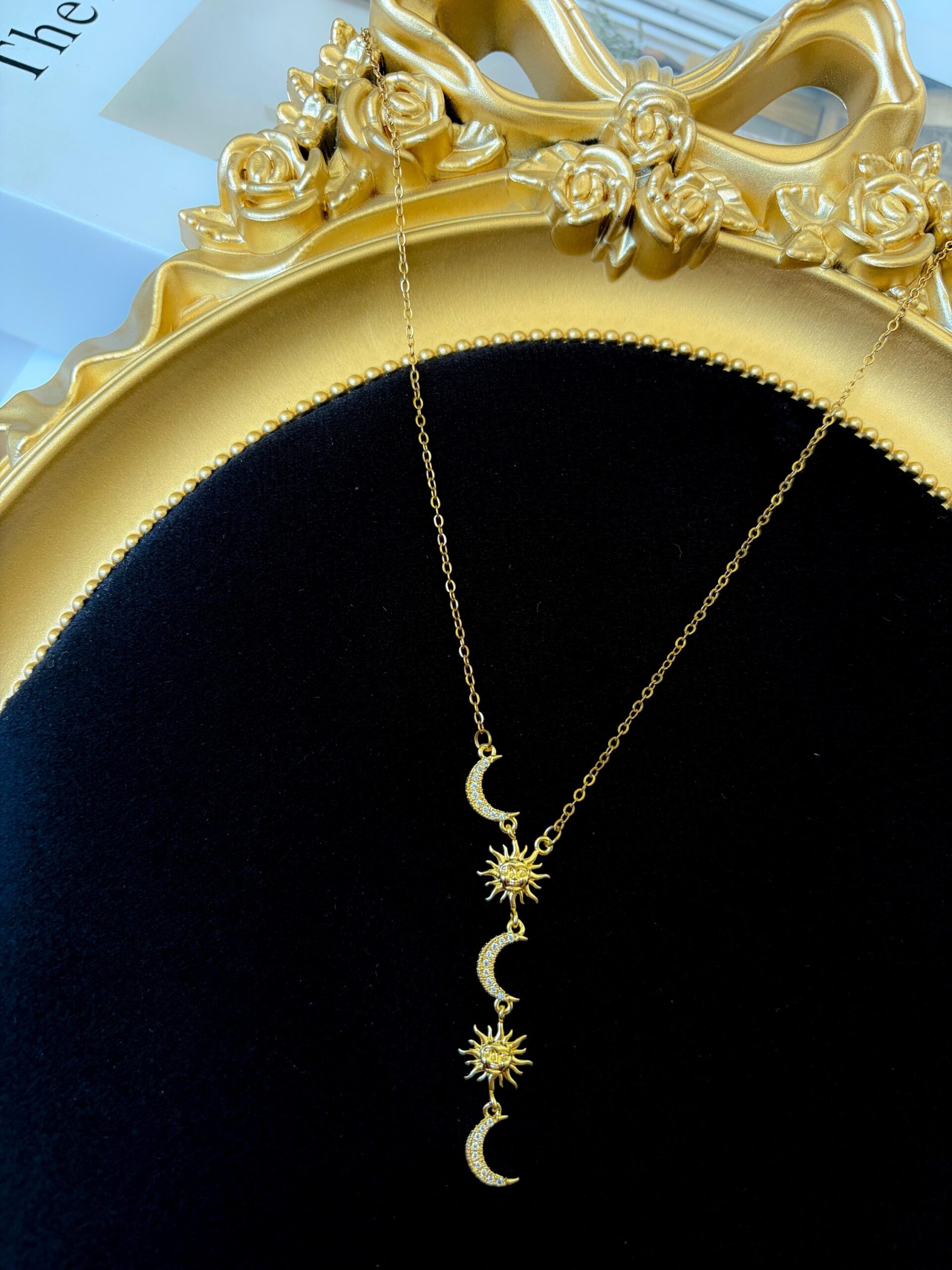 cce9ca94-fc5c-4296-872f-d05c4aa1d5c9 Moon Charm - الصورة 1