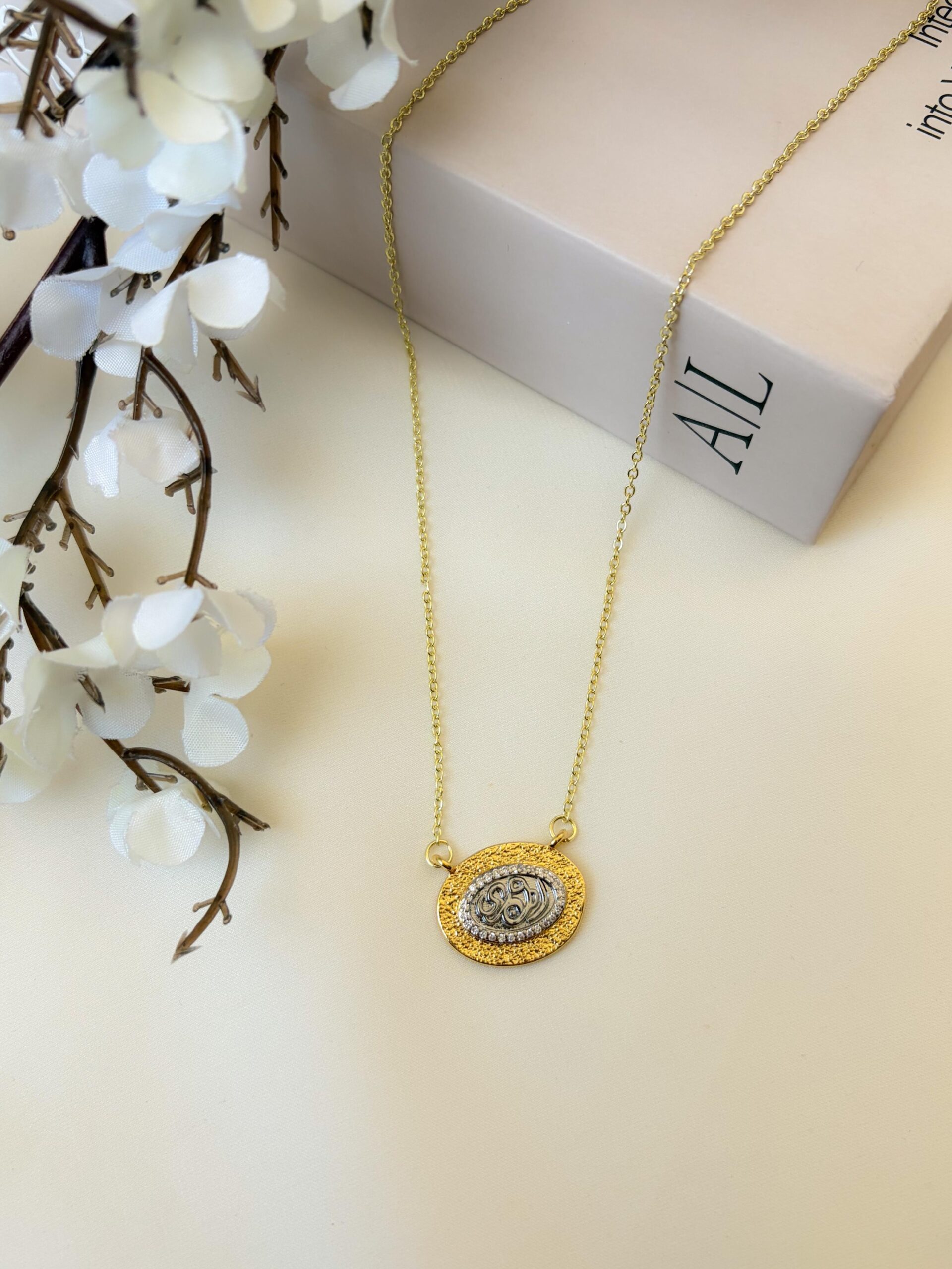 ebf2925c-908d-48f7-9e5d-78d09939143a انت عمري necklace 🥹 - الصورة 1